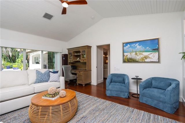 678 11th AVE S, Naples, FL 34102