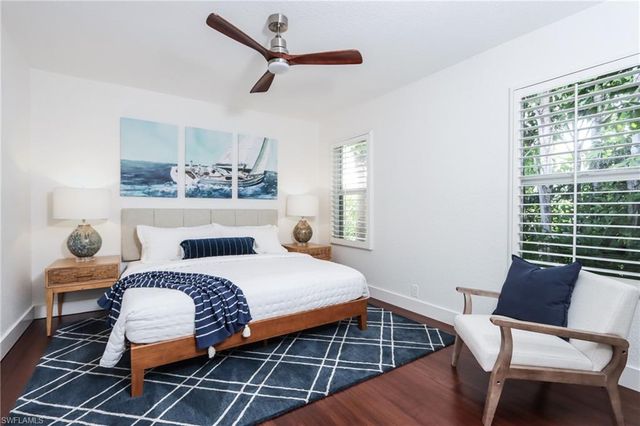 678 11th AVE S, Naples, FL 34102