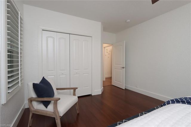 678 11th AVE S, Naples, FL 34102