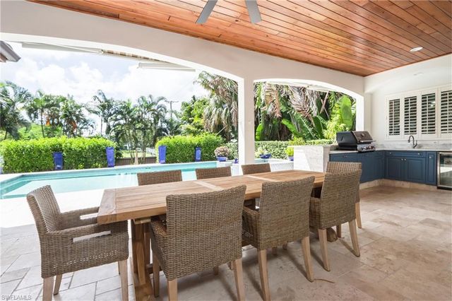 678 11th AVE S, Naples, FL 34102