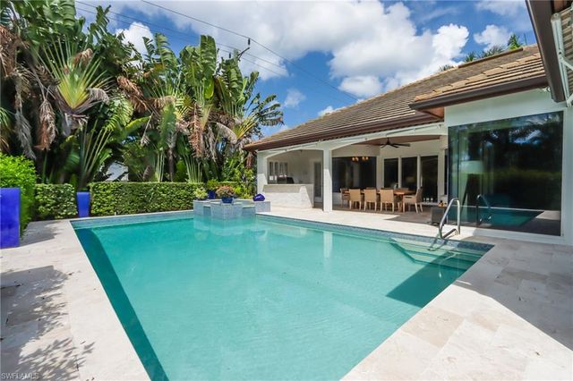 678 11th AVE S, Naples, FL 34102