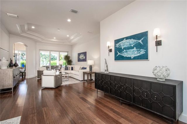 678 11th AVE S, Naples, FL 34102