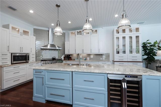 678 11th AVE S, Naples, FL 34102