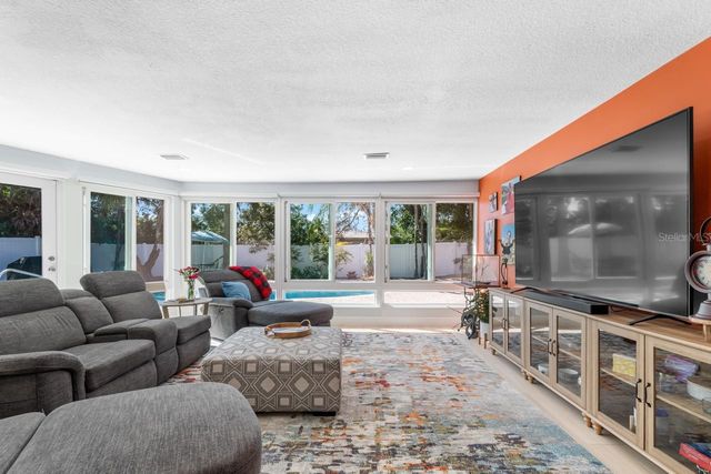 309 11TH STREET SW, Ruskin, FL 33570