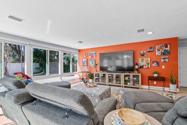 309 11TH STREET SW, Ruskin, FL 33570