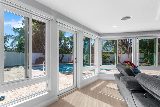 309 11TH STREET SW, Ruskin, FL 33570