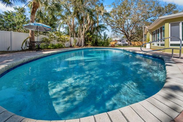 309 11TH STREET SW, Ruskin, FL 33570