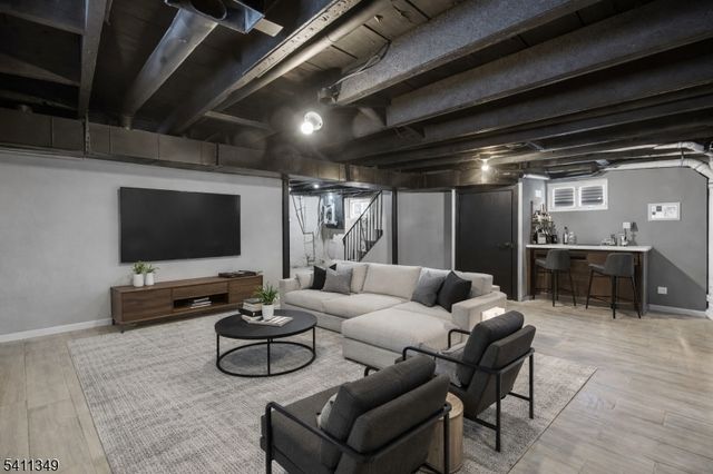 2106 Whittier St, Rahway City, NJ 07065