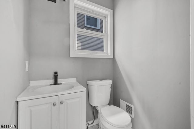 2106 Whittier St, Rahway City, NJ 07065