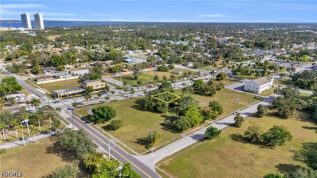 2726 Dr Martin Luther King Jr BLVD, Fort Myers, FL 33916