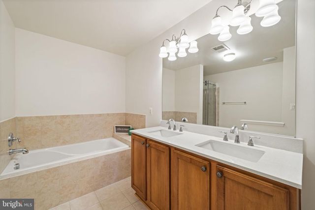 11241 WORTHAM CREST CIR, Manassas, VA 20109