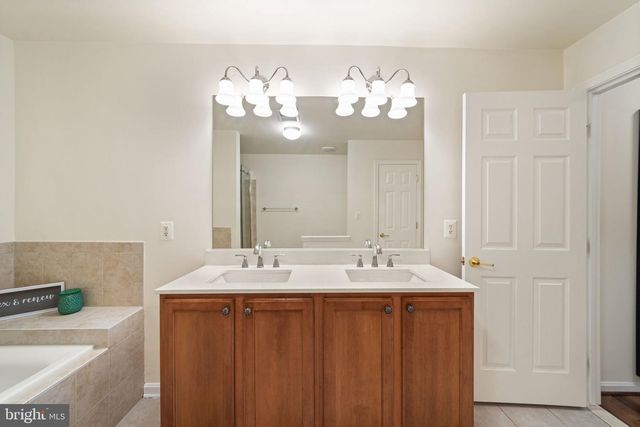 11241 WORTHAM CREST CIR, Manassas, VA 20109