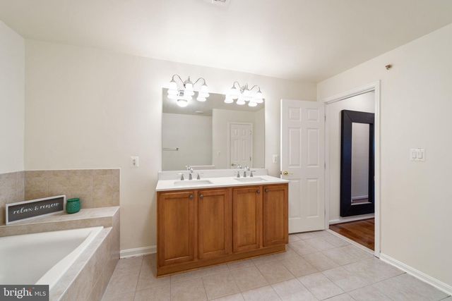 11241 WORTHAM CREST CIR, Manassas, VA 20109
