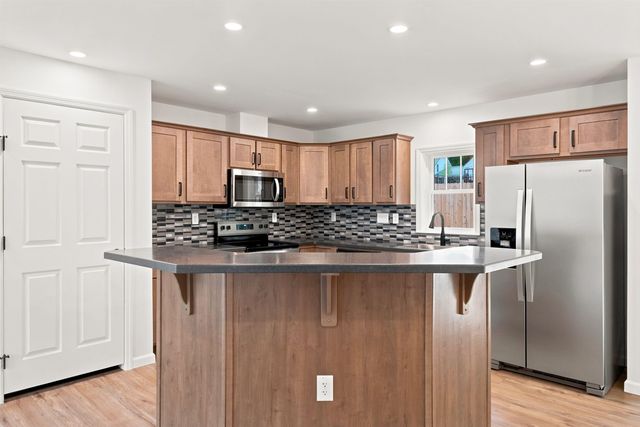 28 Cottage Place, Ashland, NH 03217