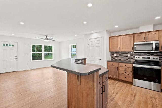 28 Cottage Place, Ashland, NH 03217