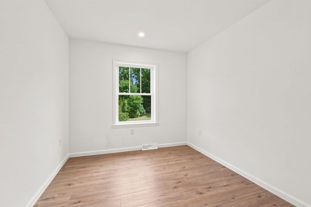 28 Cottage Place, Ashland, NH 03217