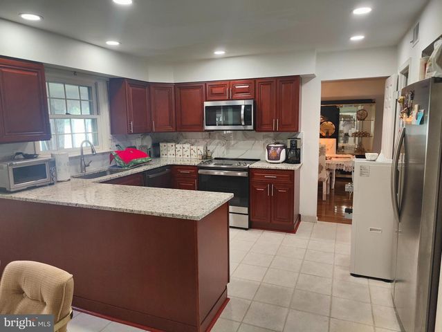 1881 AUGUST DR, Huntingdon Valley, PA 19006