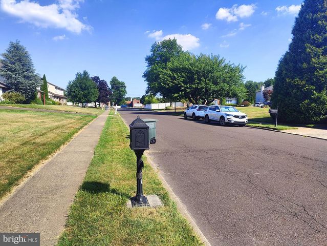 1881 AUGUST DR, Huntingdon Valley, PA 19006