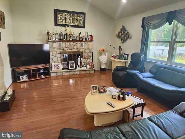 1881 AUGUST DR, Huntingdon Valley, PA 19006