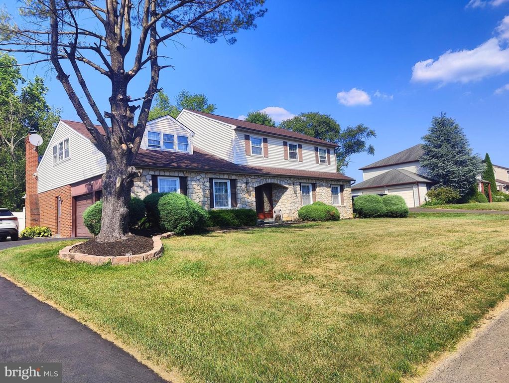 1881 AUGUST DR, Huntingdon Valley, PA 19006