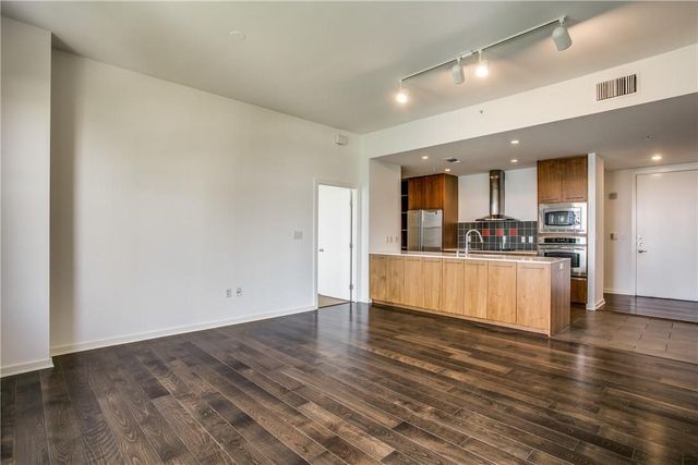 2323 N Houston Street 516, Dallas, TX 75219