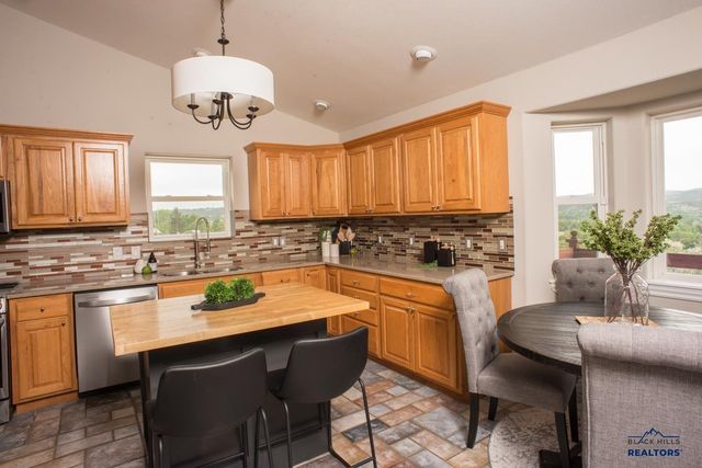 2330 ARROYO CT, Rapid City, SD 57702