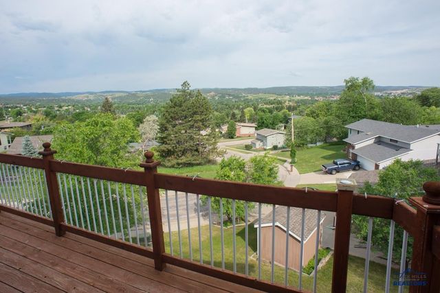 2330 ARROYO CT, Rapid City, SD 57702