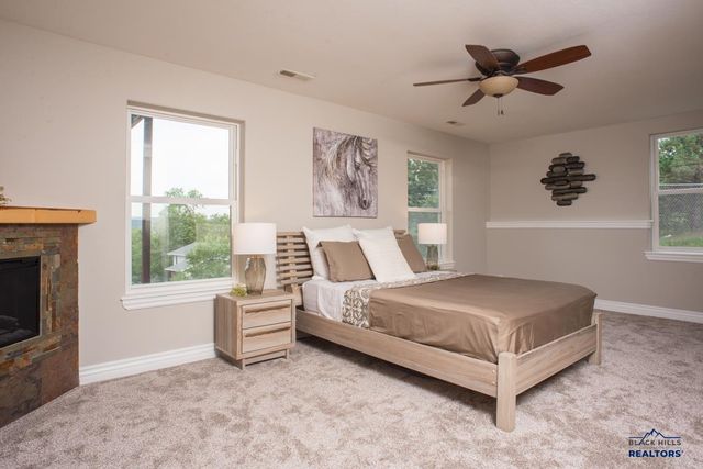 2330 ARROYO CT, Rapid City, SD 57702