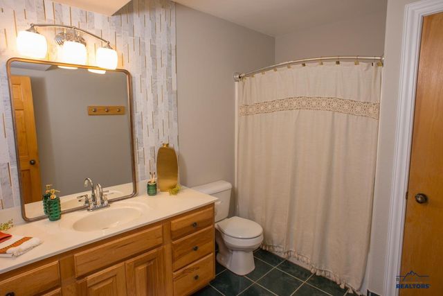 2330 ARROYO CT, Rapid City, SD 57702