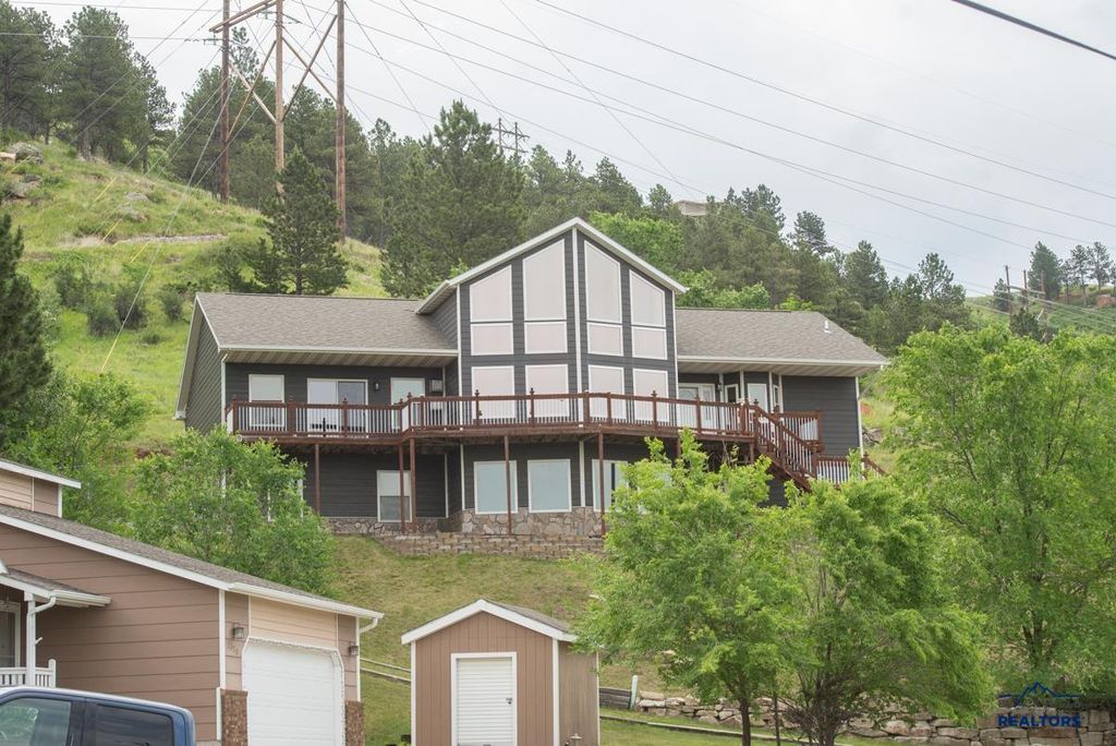 2330 ARROYO CT, Rapid City, SD 57702