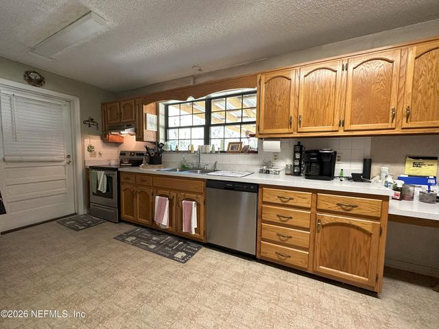 596 FL-20, Palatka, FL 32177