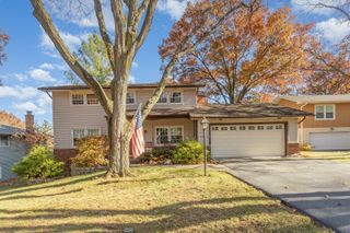 5735 Dearborn Parkway, Downers Grove, IL 60516