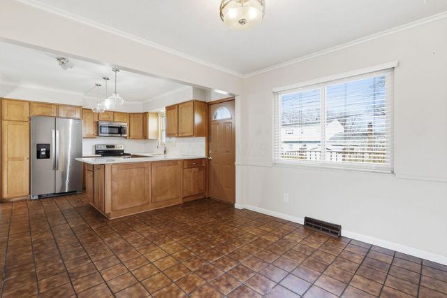 6050 Karl Road, Columbus, OH 43229