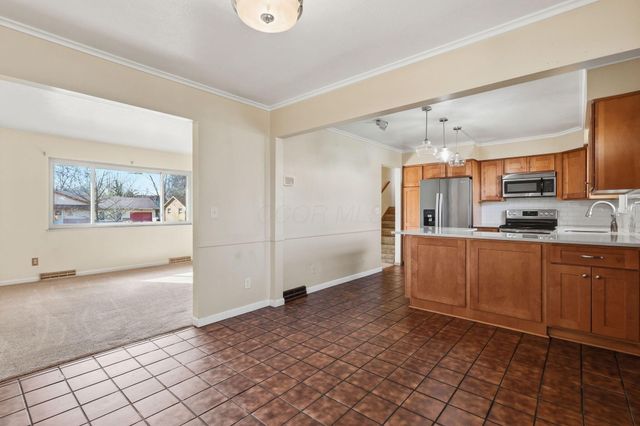 6050 Karl Road, Columbus, OH 43229