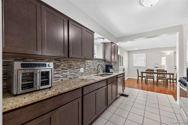 826 Goddard Street, Wyandotte, MI 48192