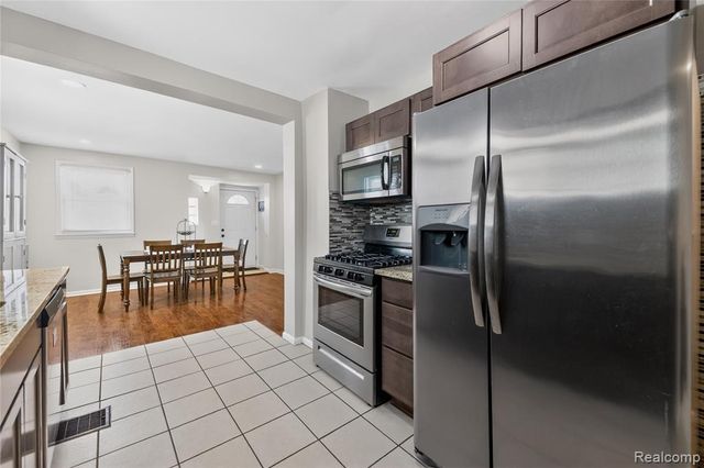 826 Goddard Street, Wyandotte, MI 48192