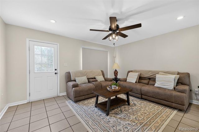 826 Goddard Street, Wyandotte, MI 48192