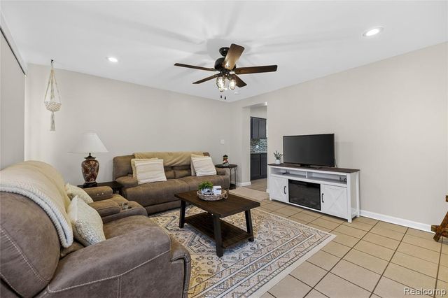 826 Goddard Street, Wyandotte, MI 48192