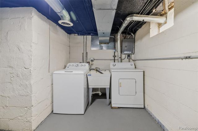 826 Goddard Street, Wyandotte, MI 48192