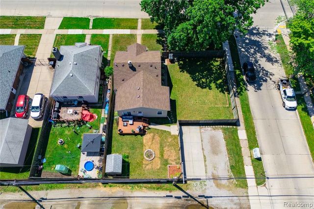 826 Goddard Street, Wyandotte, MI 48192