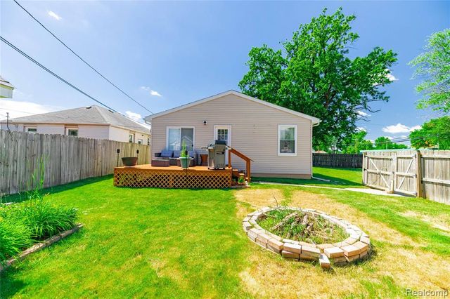 826 Goddard Street, Wyandotte, MI 48192