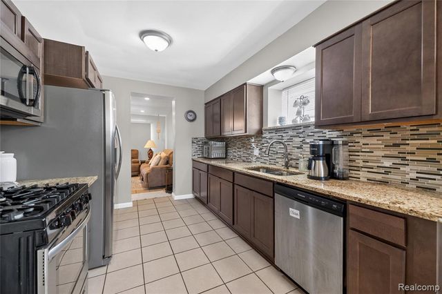 826 Goddard Street, Wyandotte, MI 48192