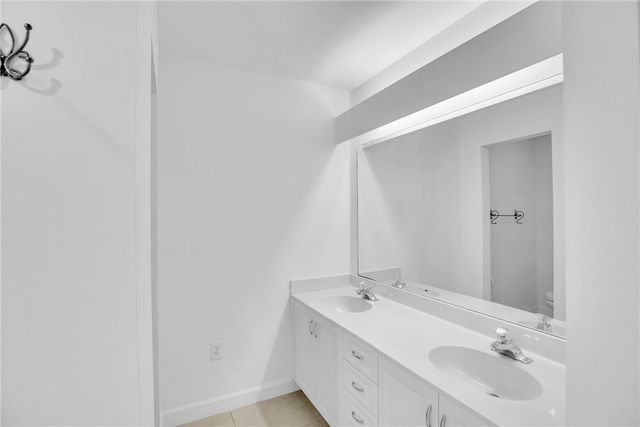 5040 Harmony Circle 105, Vero Beach, FL 32967