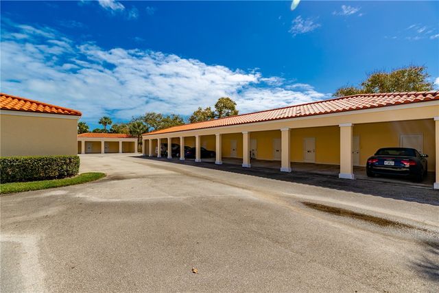 5040 Harmony Circle 105, Vero Beach, FL 32967