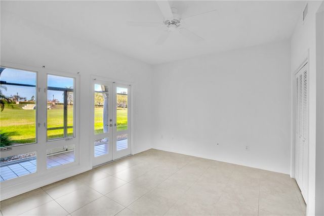 5040 Harmony Circle 105, Vero Beach, FL 32967