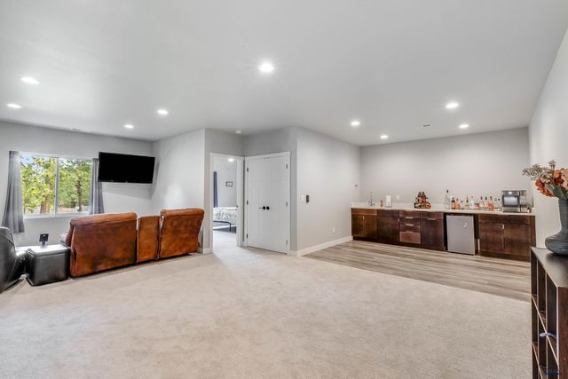 8746 SHERIDAN LAKE RD, Rapid City, SD 57702