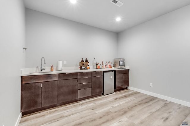 8746 SHERIDAN LAKE RD, Rapid City, SD 57702