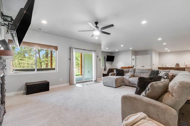 8746 SHERIDAN LAKE RD, Rapid City, SD 57702