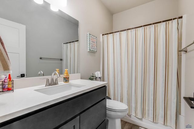 8746 SHERIDAN LAKE RD, Rapid City, SD 57702