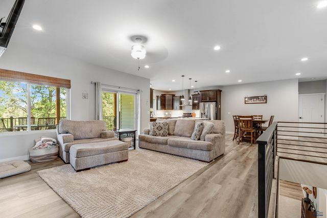8746 SHERIDAN LAKE RD, Rapid City, SD 57702